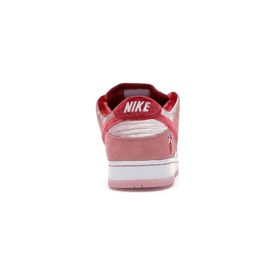Nike SB Dunk Low StrangeLove, vue arrière