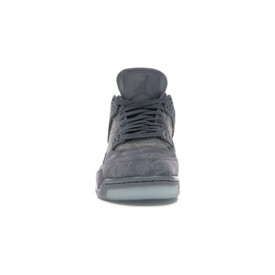 Air Jordan 4 KAWS, vue de face