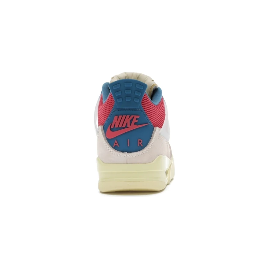 Air Jordan 4 Union Guava Ice, vue arrière