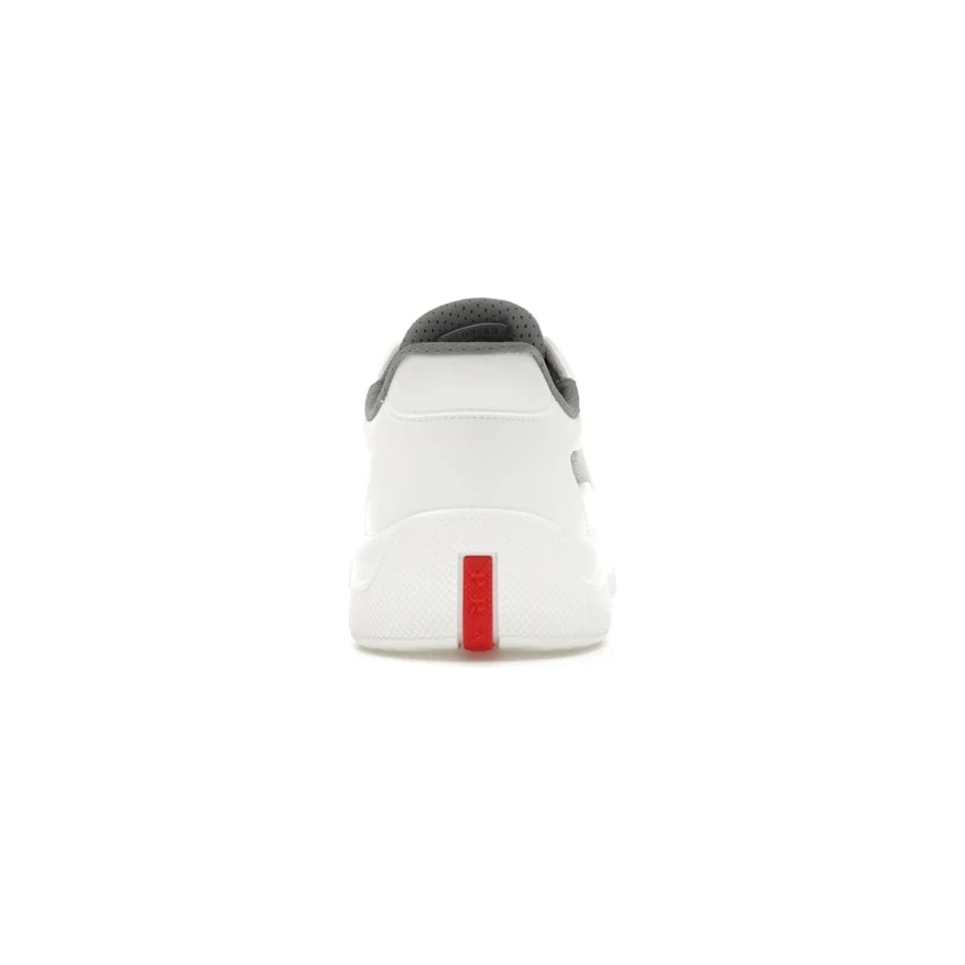 Prada America's Cup Blanche, vue arrière