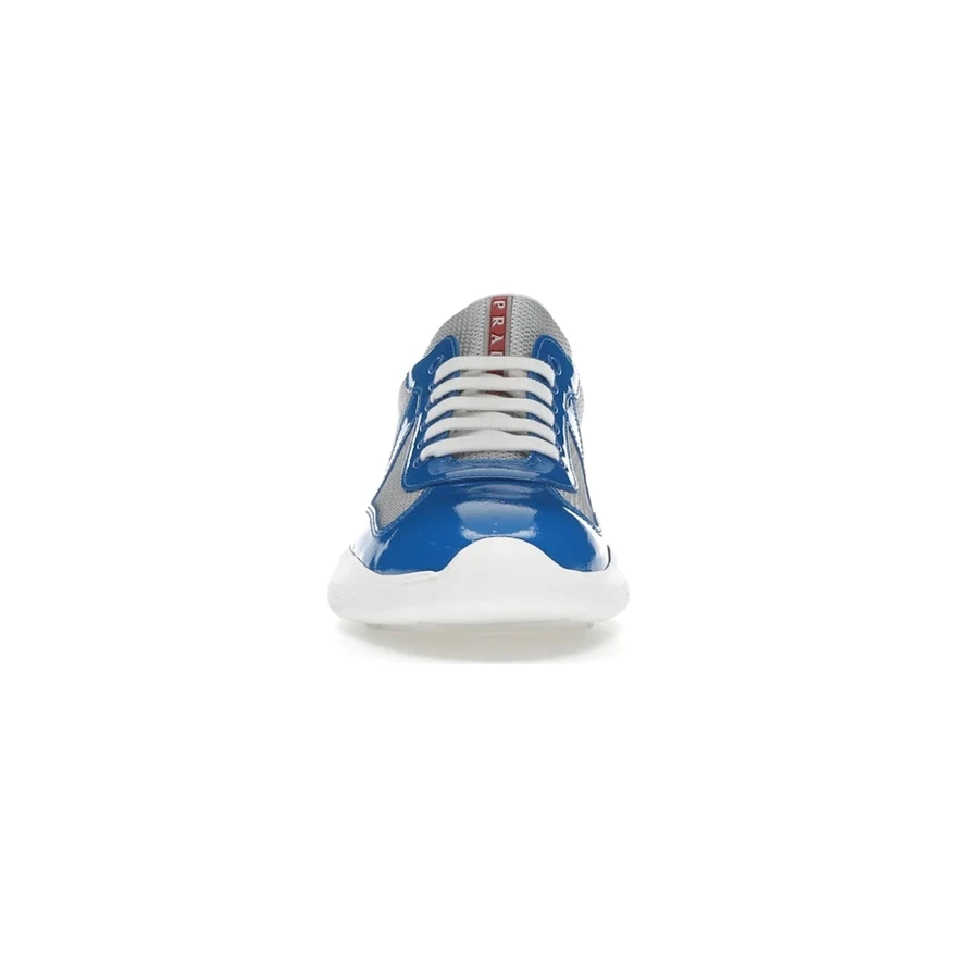 Prada America's Cup Bleue et Argent, vue de face