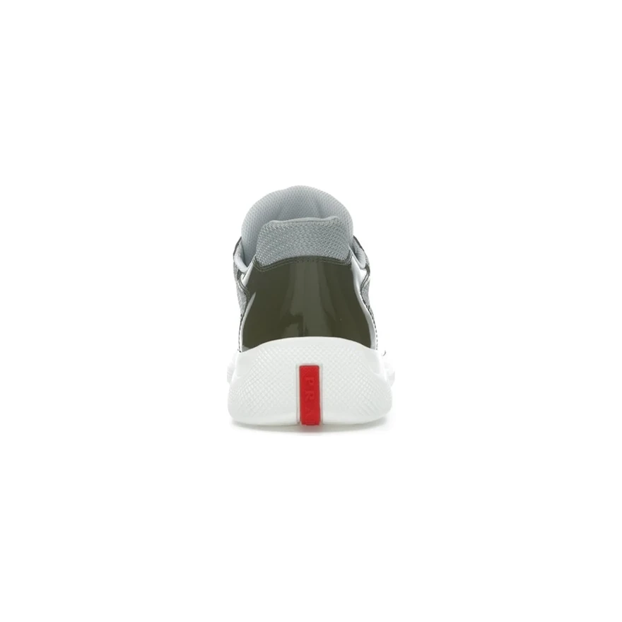 Prada America's Cup Loden, vue arrière