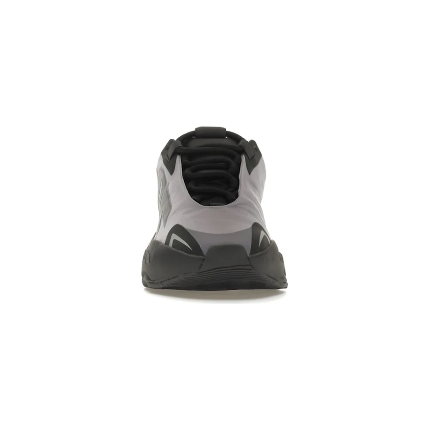 adidas Yeezy Boost 700 MNVN Geode, vue de face